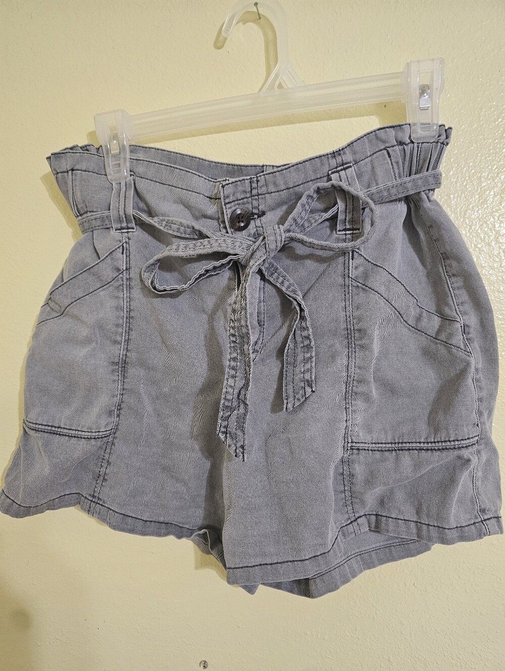 Old Navy High-Waist Paperbag Tie-Front Shorts - Light Gray